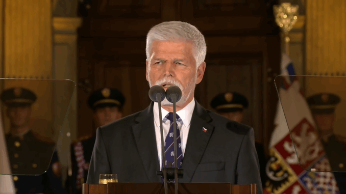 Foto z videa Facebooku Petra Pavla